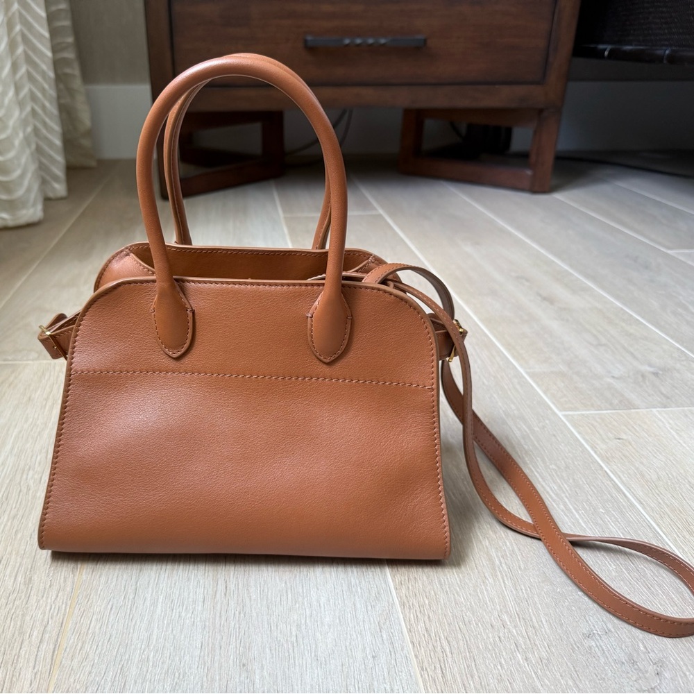 THE ROW Margaux Bag 10 (Saddle Leather in Cuir)